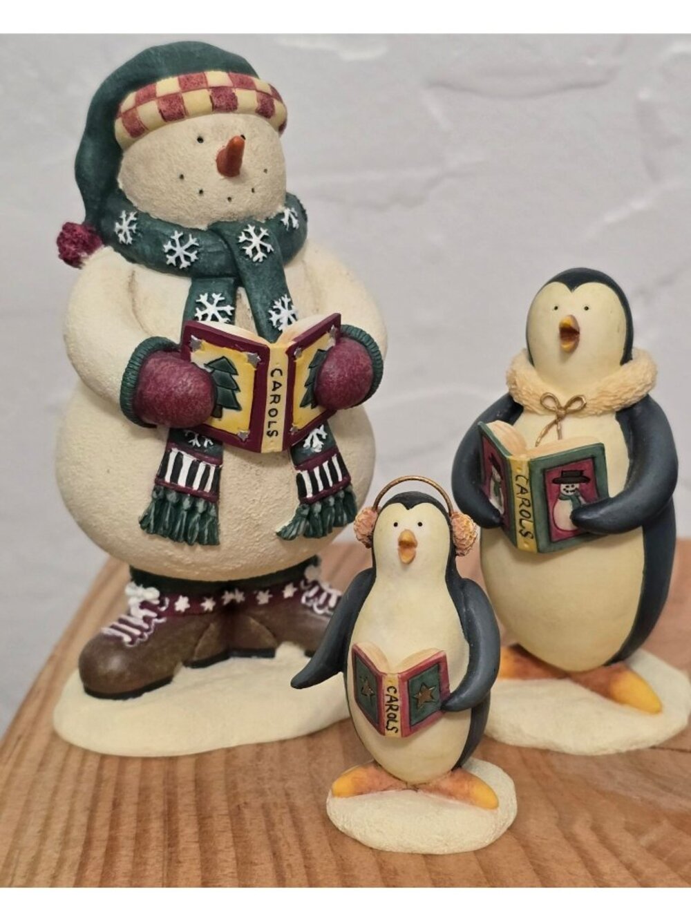 Vintage Debbie Mumm Snowman & Penguin Caroler Figurine Set 1999 Christmas 3.5"